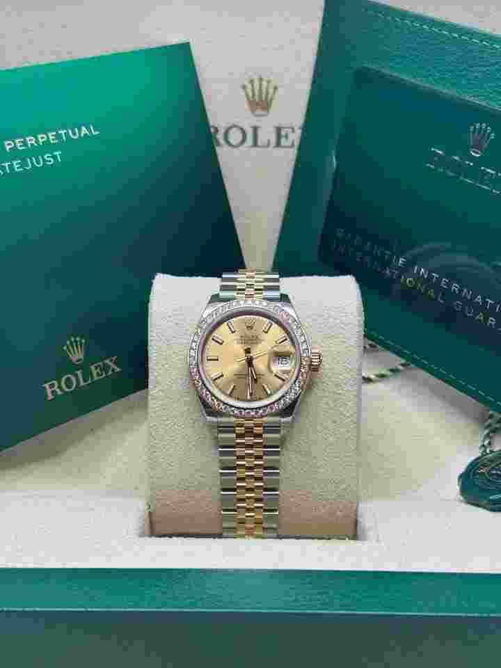 Rolex Lady-Datejust
NEW 2023 Champagne Index Dial Diamond Bezel Two Tone Yellow Gold Jubilee
