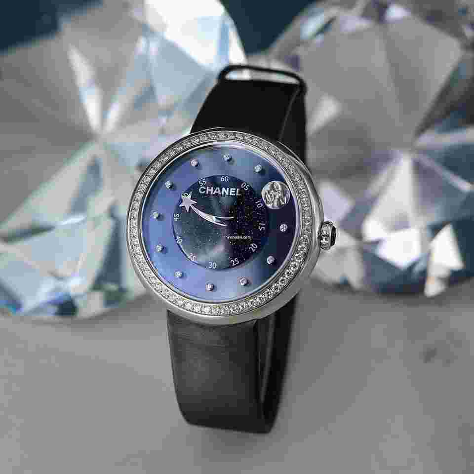 Chanel Mademoiselle
                           
                                 Privé Ref. H3389 18kt White Gold and Diamonds Full Set