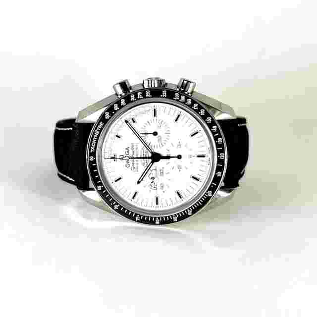 Omega Speedmaster Professional Moonwatch
                           
                                 Snoopy Apollo