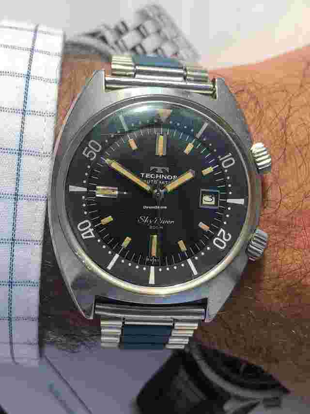 Technos
                           
                                 Automatic Sky Diver 200 M Compressor Rare Nice Condition Top