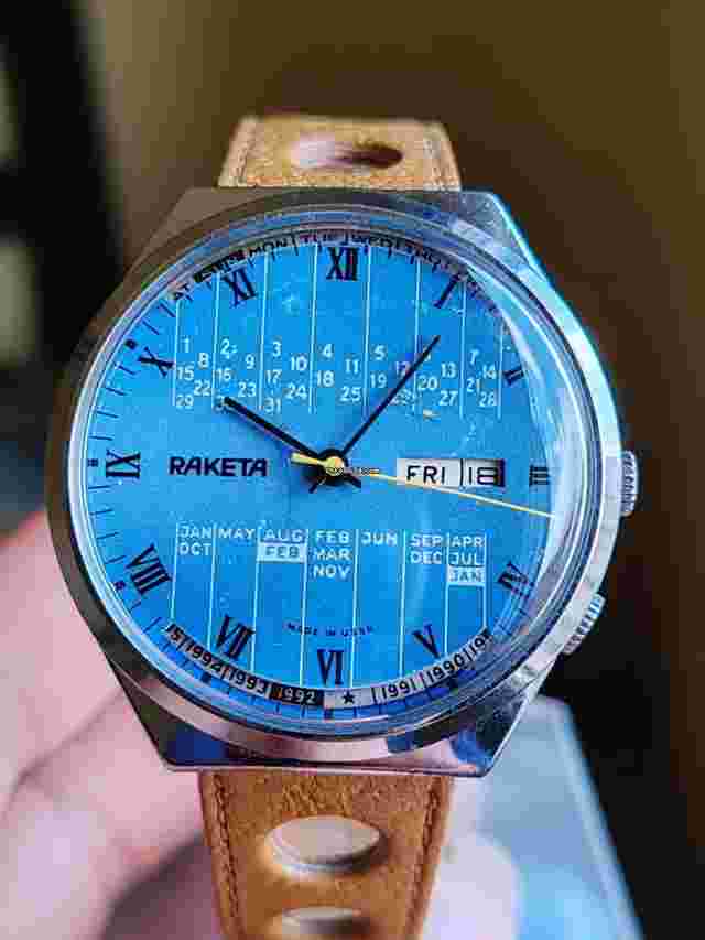 Raketa
                           
                                 Perpetual calendar Vintage - Rare Blue dial