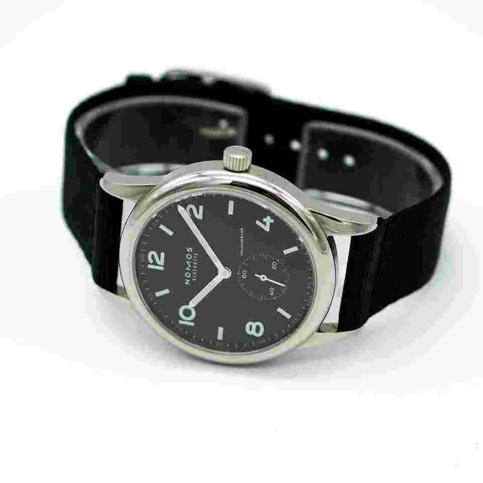 NOMOS Club Automat
                           
                                 Navy 175 Automatic