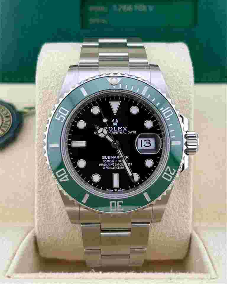 Rolex Submariner Date
In Stock 2024 Submariner Date Kermit 126610LV Oyster Bracelet