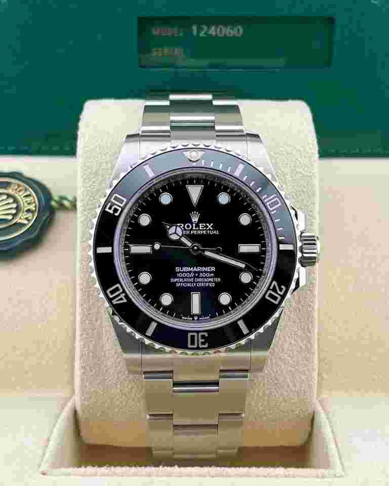 Rolex Submariner (No Date)
In Stock 2024 Submariner No date Black Dial 124060 Oyster Bracelet