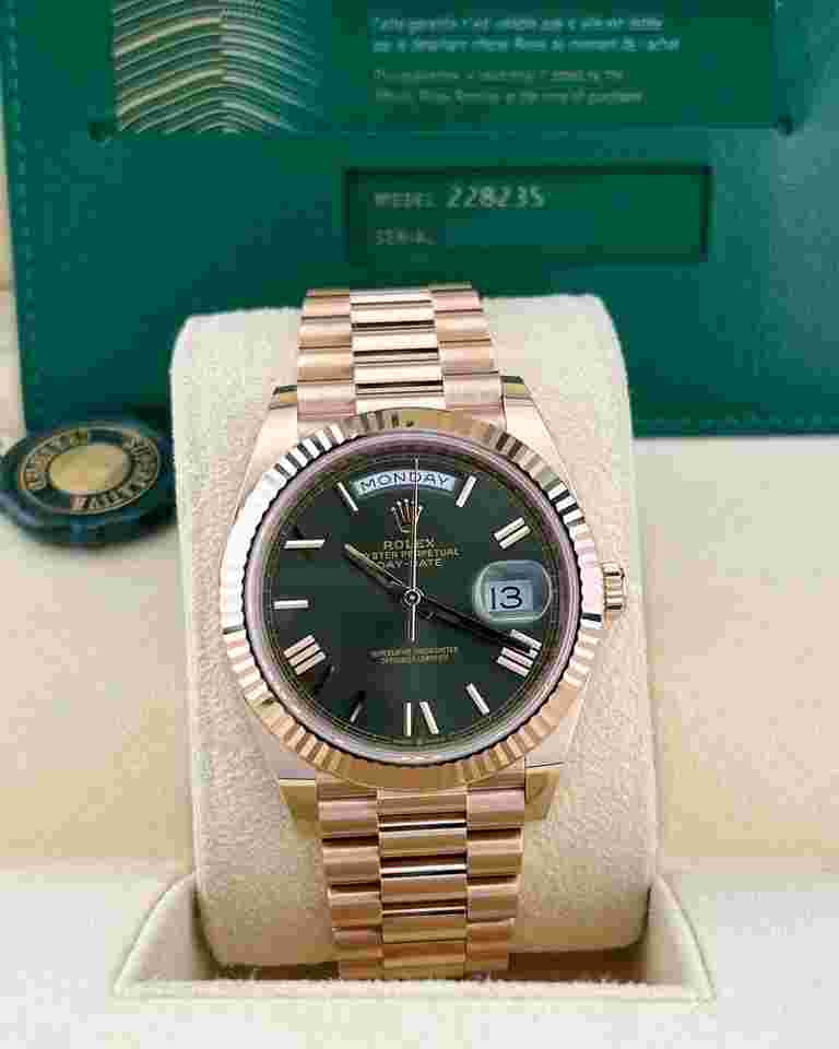 Rolex Day-Date 40
In Stock 2023 Day-Date 40 Olive Green Roman 228235 18k Everose Gold Presidential Bracelet
