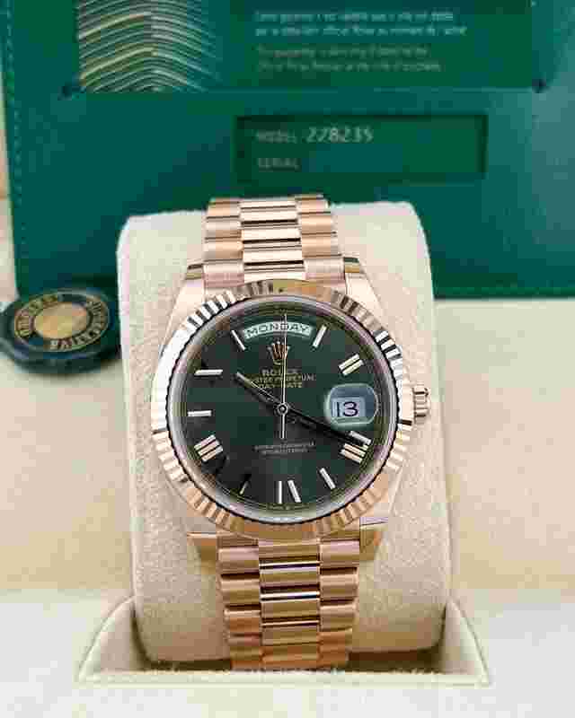 Rolex Day-Date 40
                           
                                 In Stock 2023 Day-Date 40 Olive Green Roman 228235 18k Everose Gold Presidential Bracelet