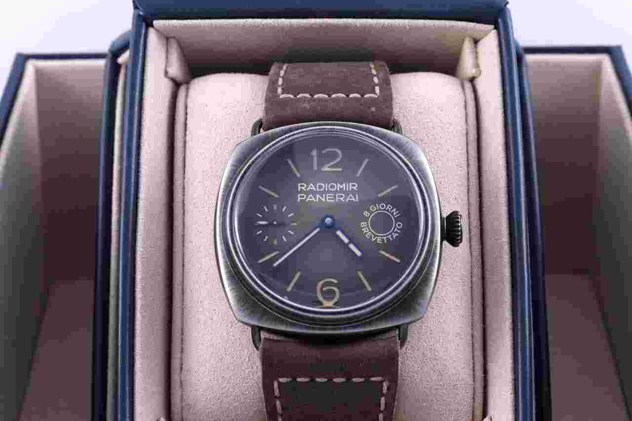 Panerai Radiomir 8 Days
2024 Radiomir 8 Days/Otto Giorni Brown 45mm Box/Papers PAM01347 PAM1347