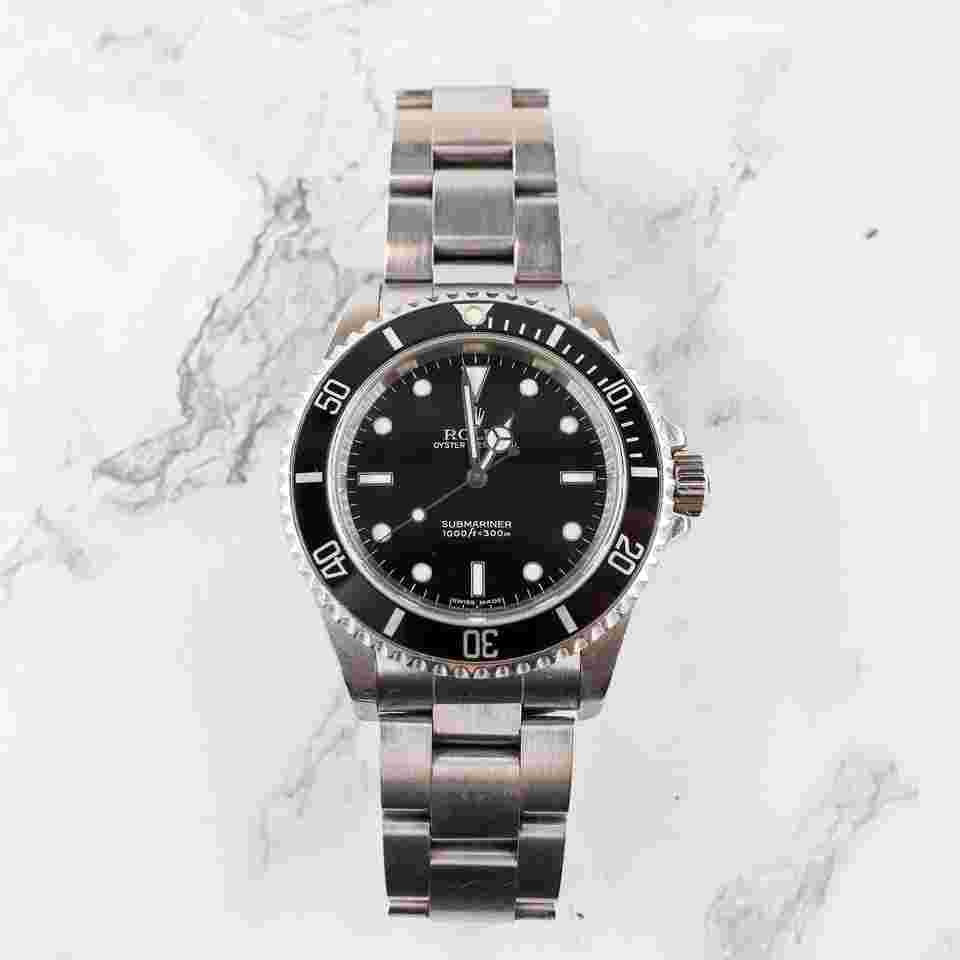 Rolex Submariner (No Date)
                           
                                 14060M