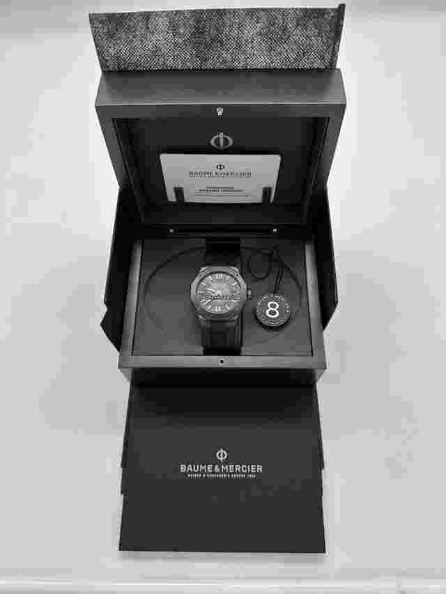 Baume & Mercier Riviera
                           
                                 42mm