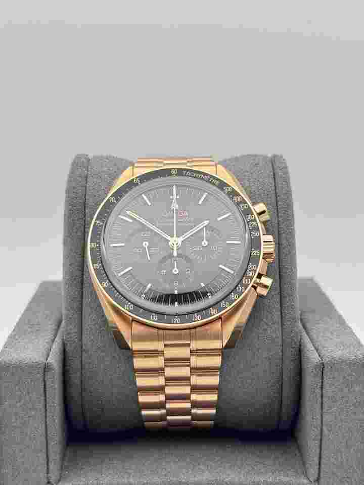 Omega Speedmaster Professional Moonwatch
Co-Axial Master Chronometer