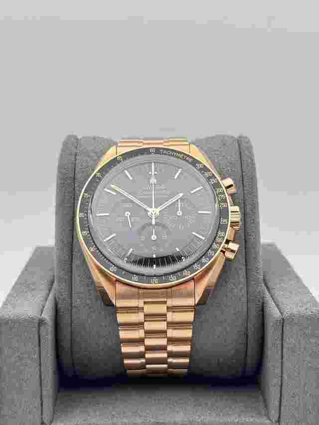 Omega Speedmaster Professional Moonwatch
                           
                                 Co-Axial Master Chronometer