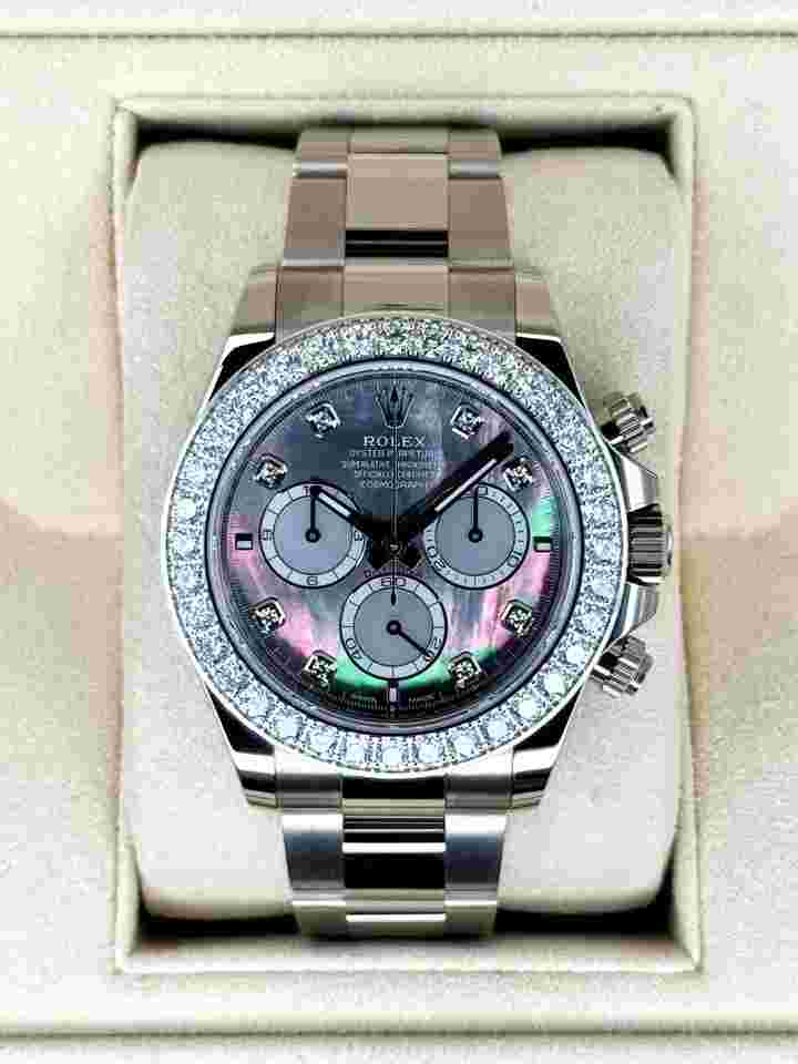 Rolex Daytona
NEW 2025 Cosmograph Daytona 40mm 126579RBR White Gold Mother of Pearl Diamond Dial