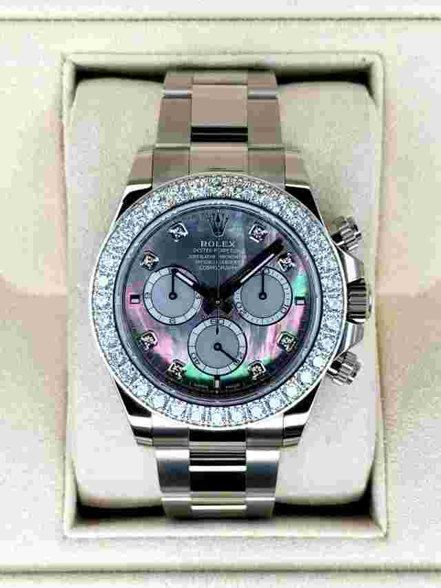 Rolex Daytona
                           
                                 NEW 2025 Cosmograph Daytona 40mm 126579RBR White Gold Mother of Pearl Diamond Dial