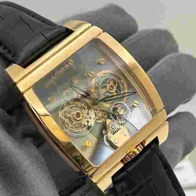 Corum Golden Bridge
                           
                                 TOURBILLON PANORAMIQUE B382/00343