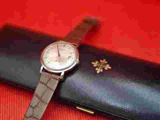 Patek Philippe Calatrava
                           
                                 historical watch artifact watch of the former Polish leader