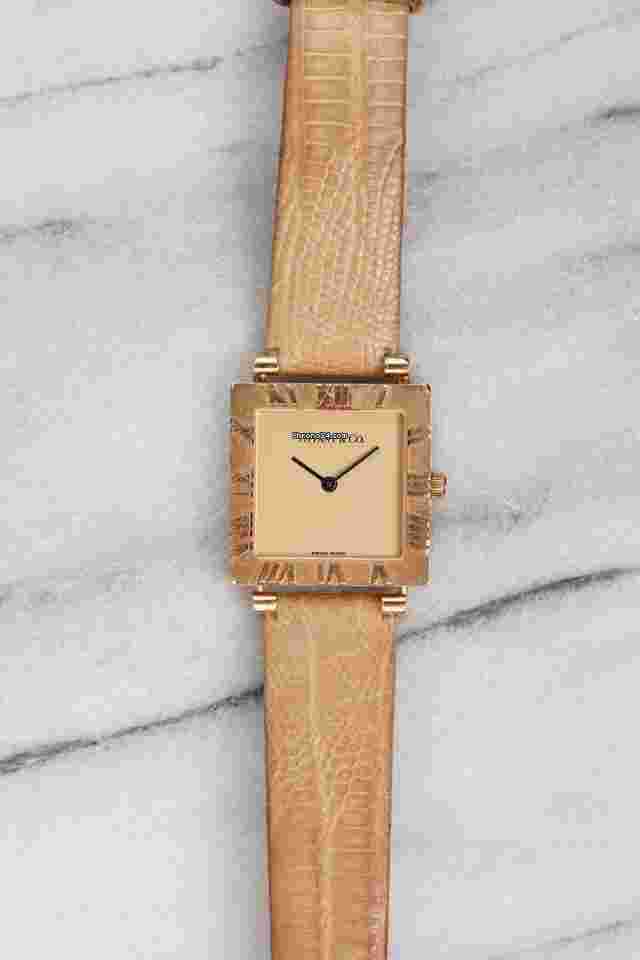 Tiffany Atlas
Vintage 1980s 18K Yellow Gold Champagne Dial Quartz 25mm Square Case