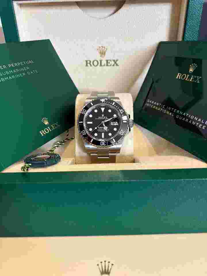 Rolex Submariner Date
                           
                                 126610ln - 2023