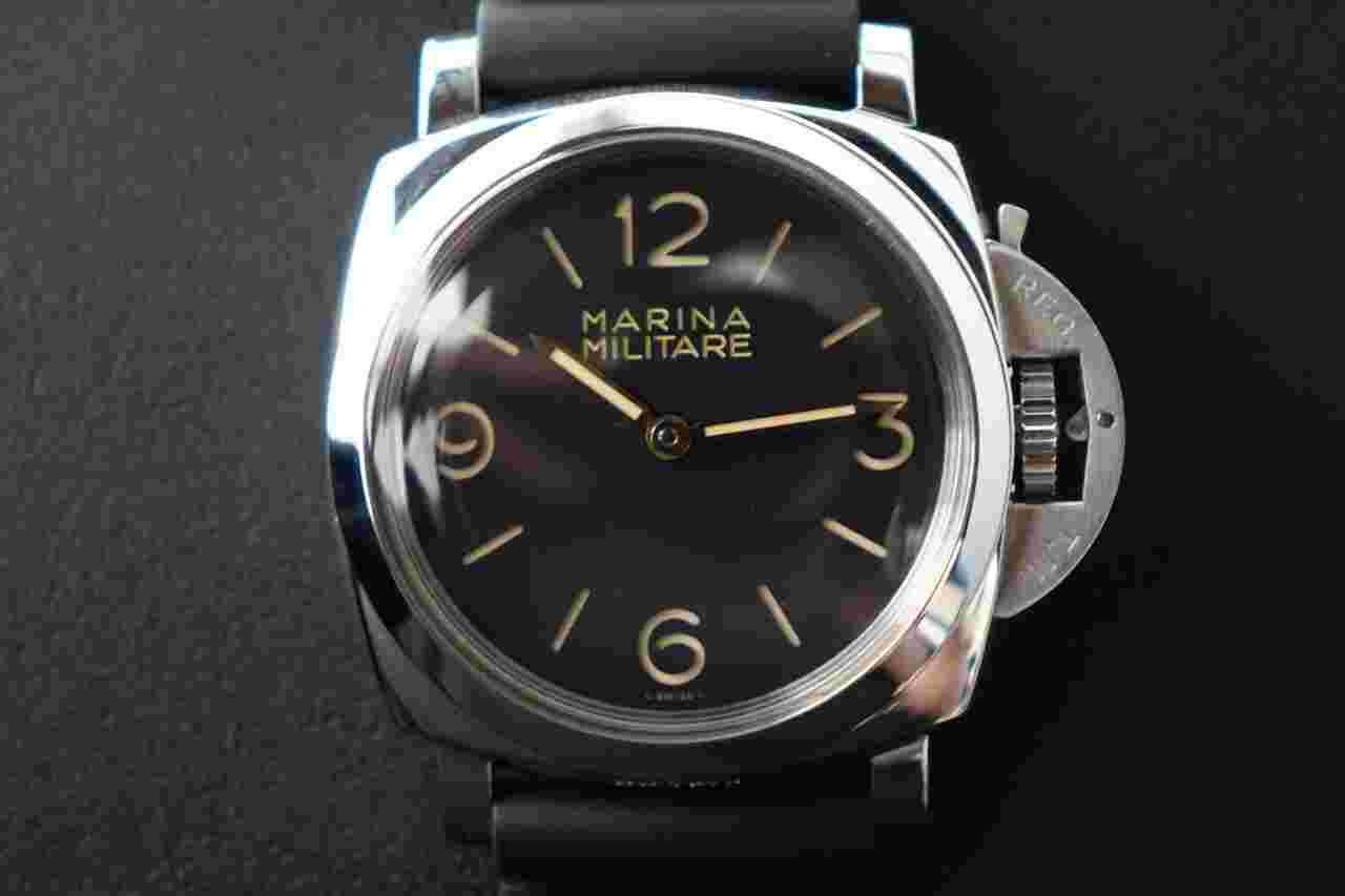 Panerai Luminor 1950
Marina Militare Luminor 1950 PAM00673 box and watch only
