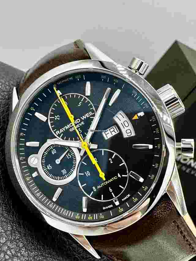 Raymond Weil Freelancer
                           
                                 Swiss Automatic Chronograph 42mm Black Dial Yellow Hands