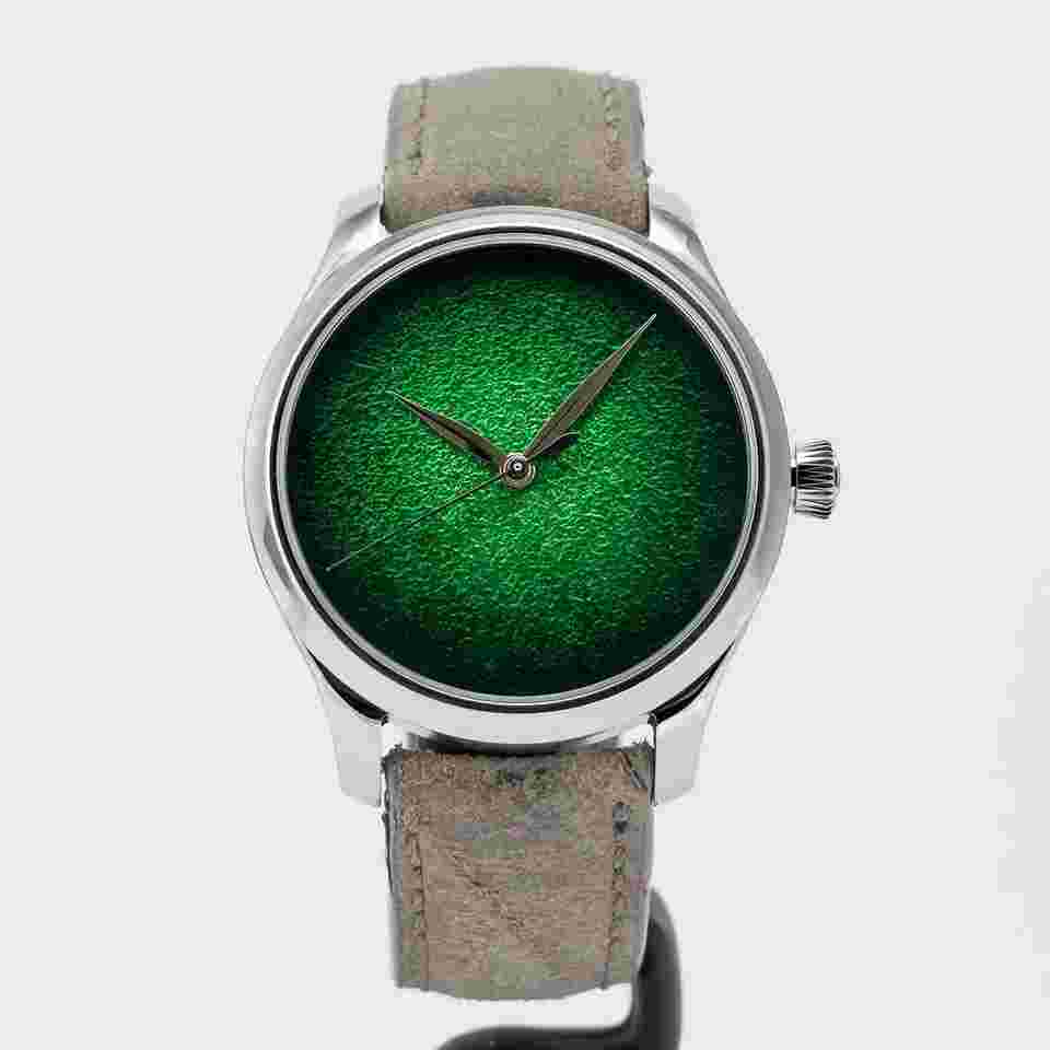 H.Moser & Cie. Endeavour
                           
                                 Centre Seconds Concept Lime Green Stainless Steel 40mm (1200-1233) - B&P 2023