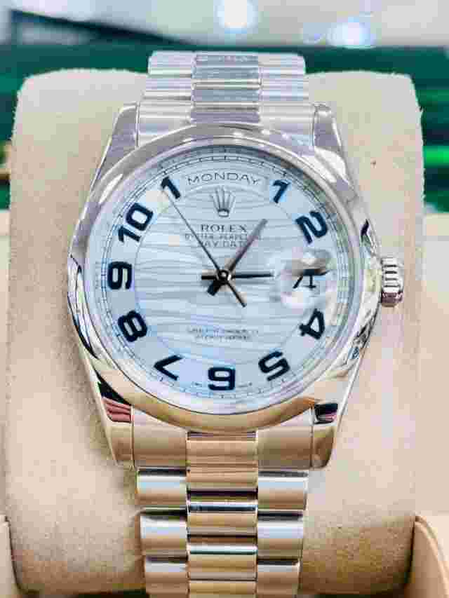 Rolex Day-Date 36
                           
                                 118206 Day Date Platinum with Ice Blue Wave Arabic Dial MINT