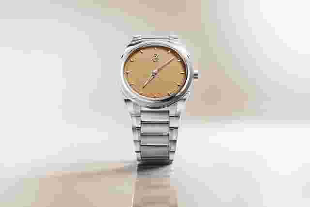Parmigiani Fleurier Tonda
                           
                                 PF Micro-Rotor