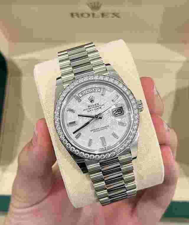 Rolex Day-Date 40
                           
                                 40mm President Meteorite Baguette 18kt White Gold Diamond Novelty 228349RBR