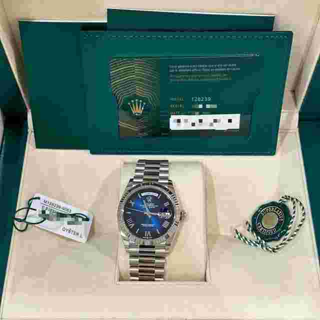 Rolex Day-Date 36
                           
                                 128239 Day-Date 36mm Blue Ombre Dial President Roman White Gold Oyster