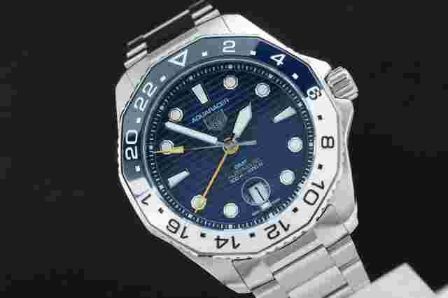 TAG Heuer Aquaracer 300M
                           
                                 Professional GMT 300m + rubber strap