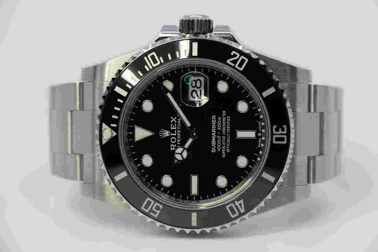 Rolex Submariner Date
                           
                                 126610LN - 11/2024