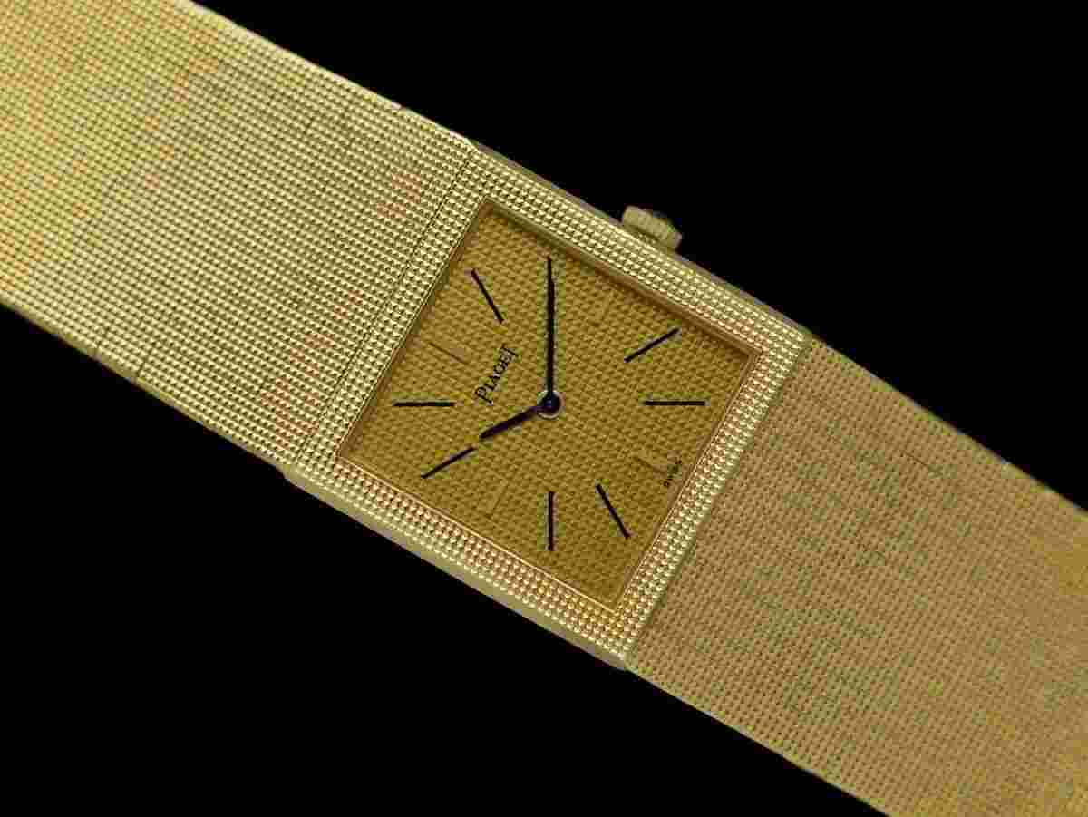 Piaget
                           
                                 1980's Vintage Mens Heavy 110 Gram Watch with Award Winning 9P Thin Movement - 18K Gold