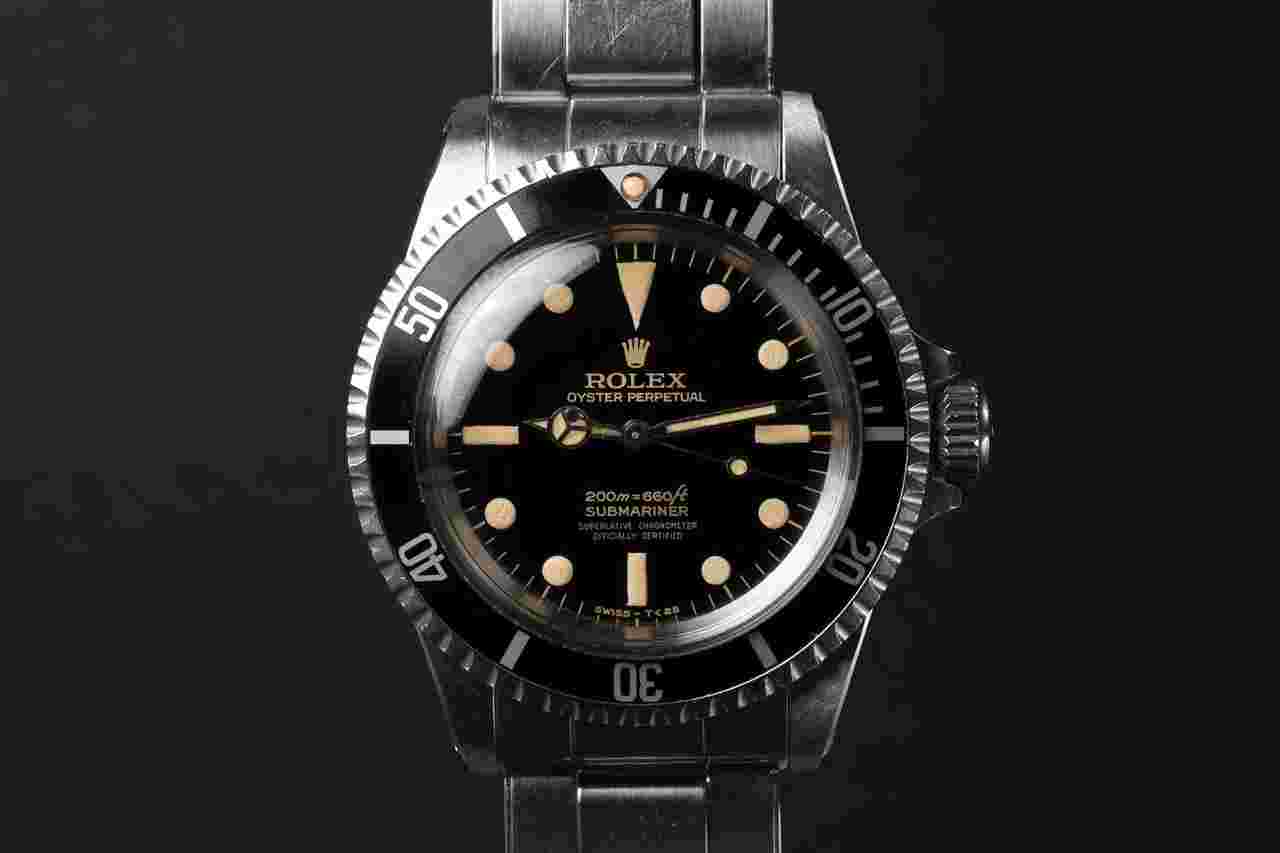 Rolex Submariner (No Date)
                           
                                 Gilt 'Bart Simpson' dial Ref. 5512 from 1966