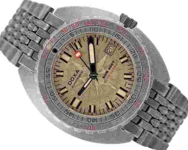 Doxa Sub
                           
                                 300t Clive Cussler Steel Compass Dial Ref. 840.80.031.15 Full Set +khaki Strap