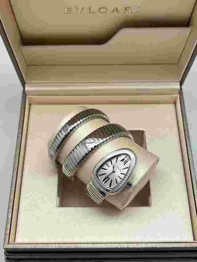 Bulgari Serpenti
                           
                                 Tubogas 35mm Stainless Steel Diamond-Set Bezel White Dial 101910