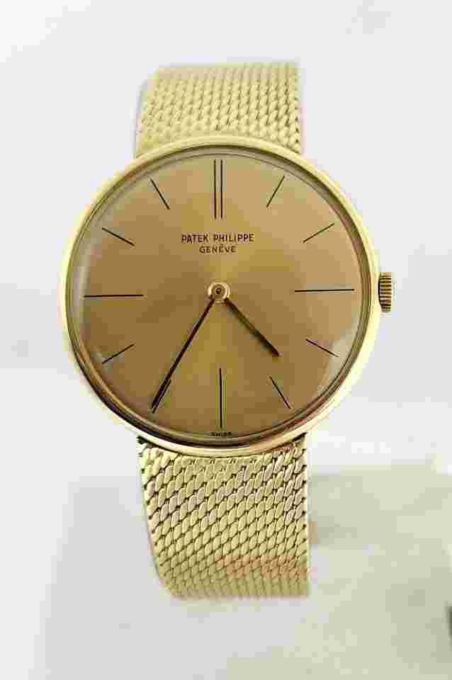 Patek Philippe Calatrava
                           
                                 Vintage 18k Yellow Gold PATEK PHILIPPE Calatrava Winding Watch 2592/1 RARE
