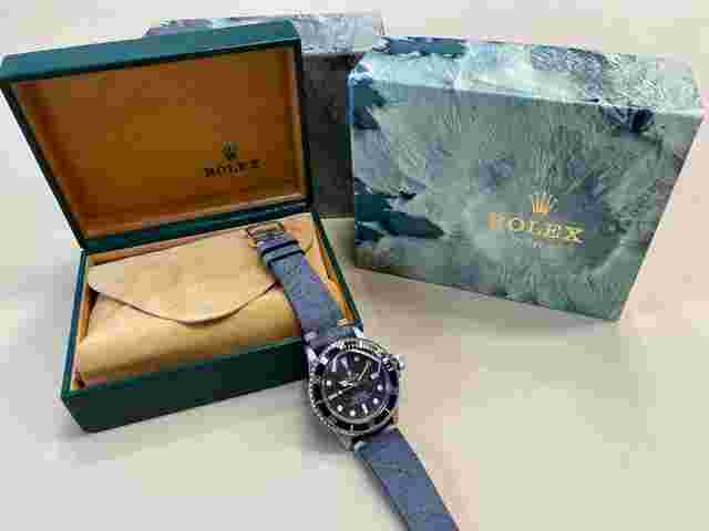 Rolex Sea-Dweller
                           
                                 1665 only watch MK3 Maxi Dial 1980's