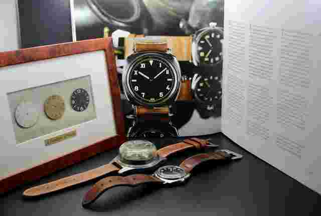Panerai
                           
                                 Vintage Panerai Rolex Kampfschwimmer 3646 California Dial 1944. Compass + 3 Dial + Book.