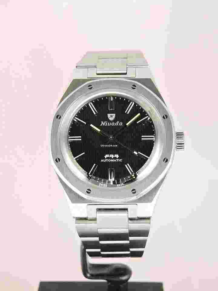 Nivada
                           
                                 F77 Black No Date