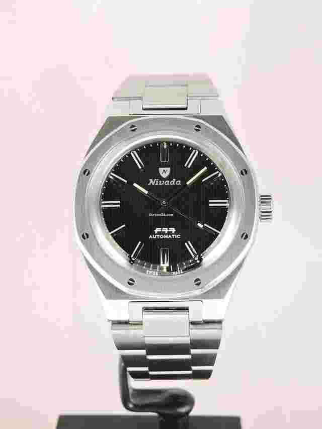 Nivada
                           
                                 F77 Black No Date
