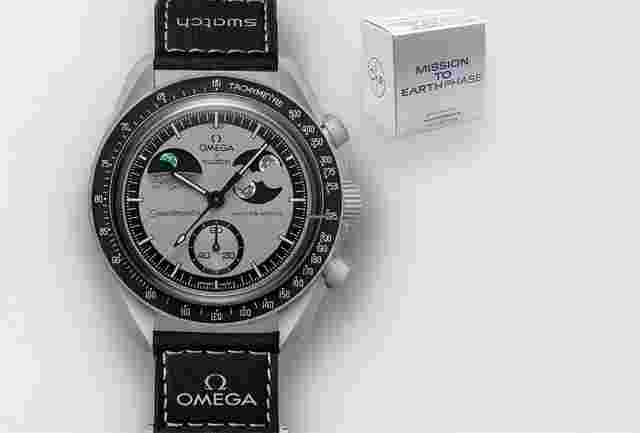 Swatch Moonswatch
                           
                                 x Omega New Mission to EarthPhase Bioceramic Moonswatch