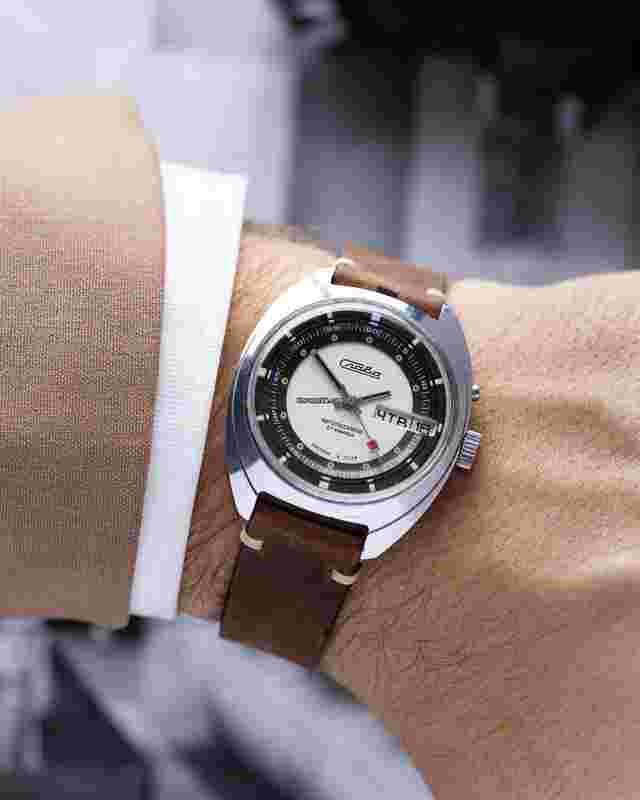 Slava
                           
                                 Two tone teal dial Vintage Soviet Watch from 80's