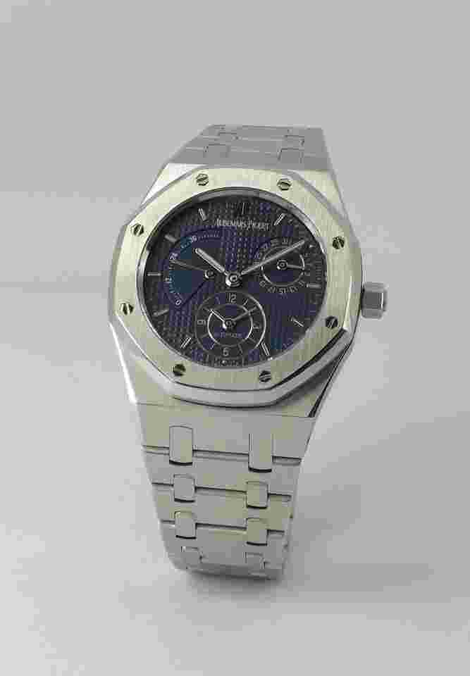 Audemars Piguet Royal Oak Dual Time
                           
                                 + Extract from the Archives