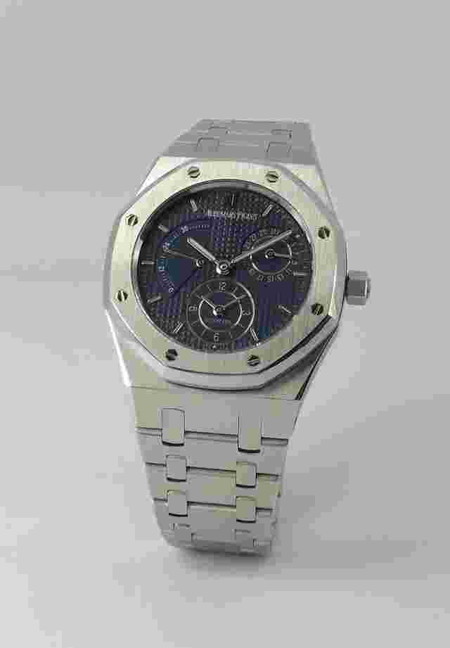 Audemars Piguet Royal Oak Dual Time
                           
                                 + Extract from the Archives