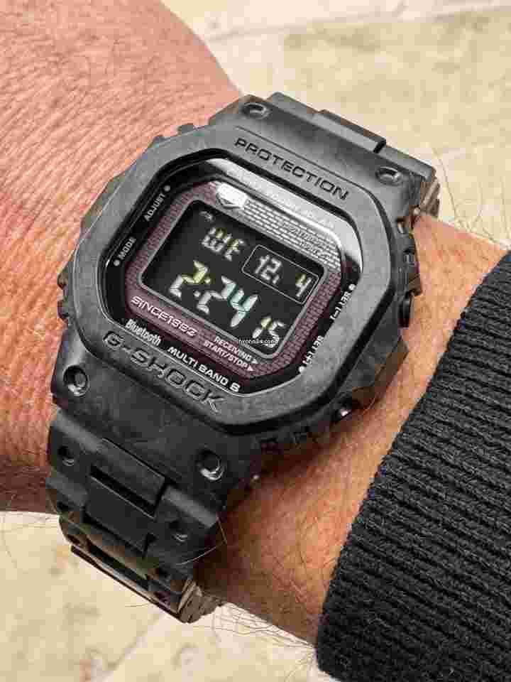 Casio G-Shock
Forged Carbon 40th Anniversary GCWB5000UN-1