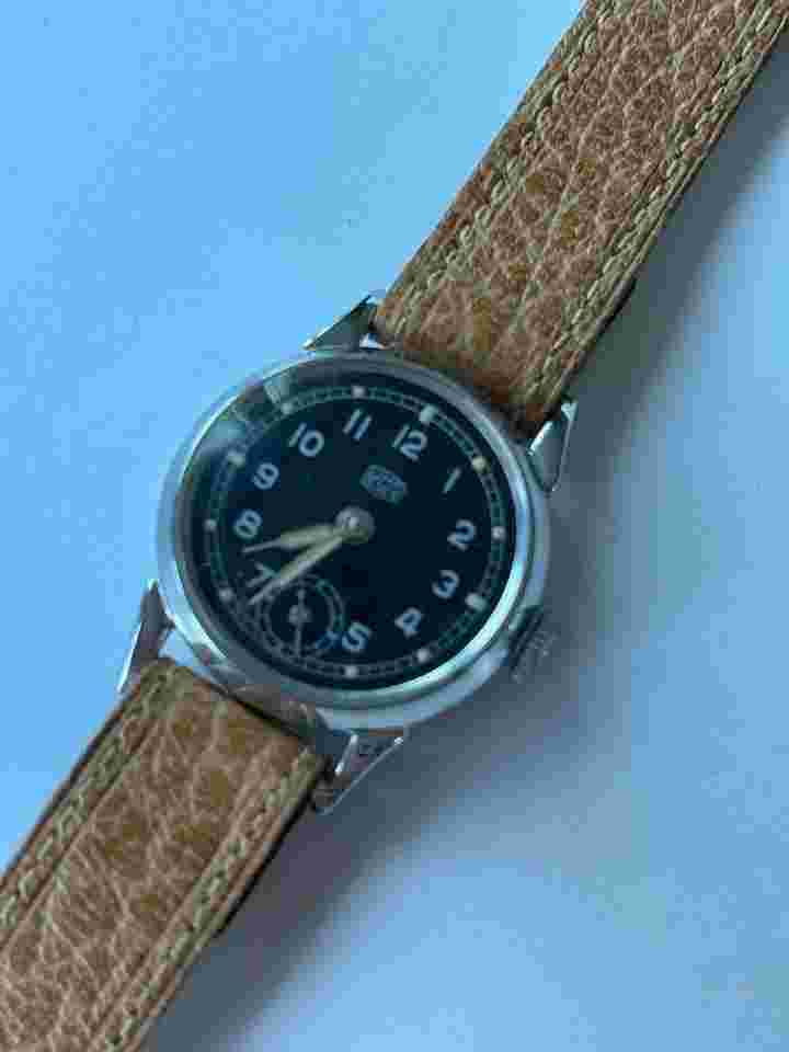 UMF RUHLA Military Officers Black Dial Stainless Steel Vintage Made in East Germany