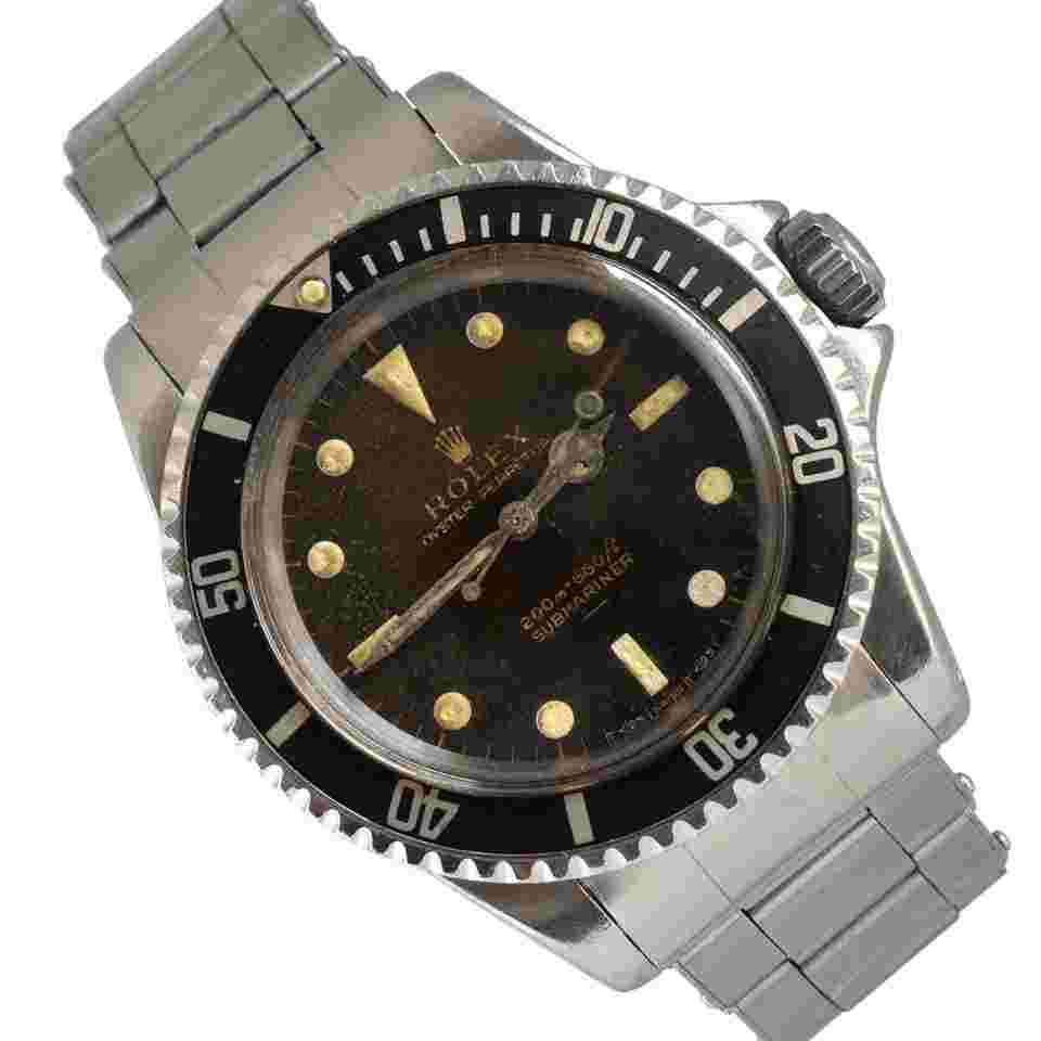 Rolex Submariner (No Date)
                           
                                 5513 Double T < 25 gilt Underline dial 1965’s