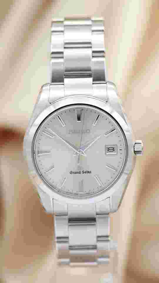 Grand Seiko
                           
                                 Herrenuhr Quarz SBGV021 Papers + Box
