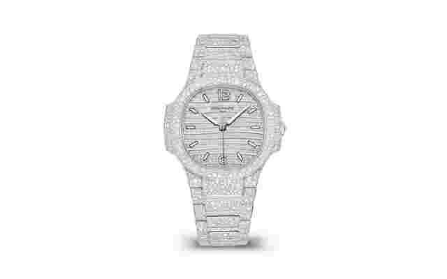 Patek Philippe Nautilus
                           
                                 2025 New 7118/1450G - Nautilus Diamond Paved Dial White Gold 35.2 mm