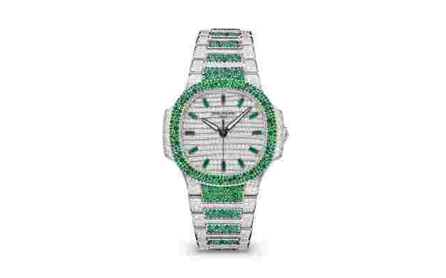 Patek Philippe Nautilus
                           
                                 2025 New 7118/1453G - Nautilus Diamond Paved Dial White Gold 35.2 mm