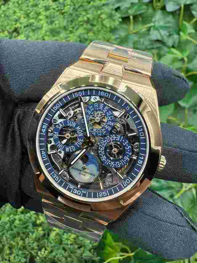 Vacheron Constantin Overseas
                           
                                 Perpetual Calendar Skeleton Ultra-Thin 4300V/220R-B642